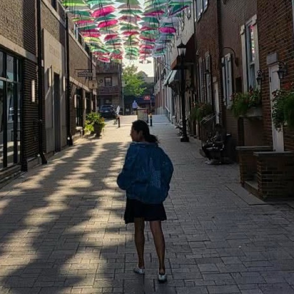 Meet your Posher, Jean - Picture 2 of 3